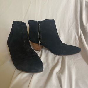 Coconuts by Matisse black suede ankle booties